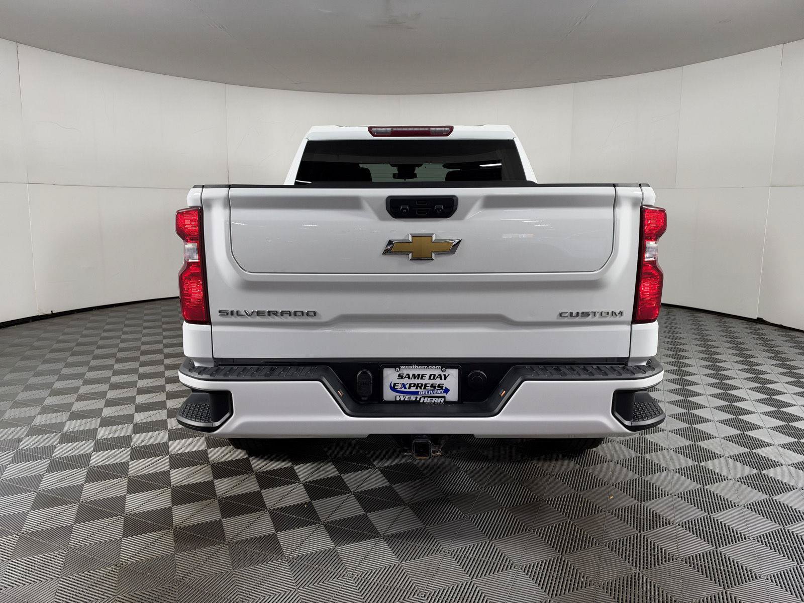 Used 2022 Chevrolet Silverado 1500 Custom AWD/4WD image 10