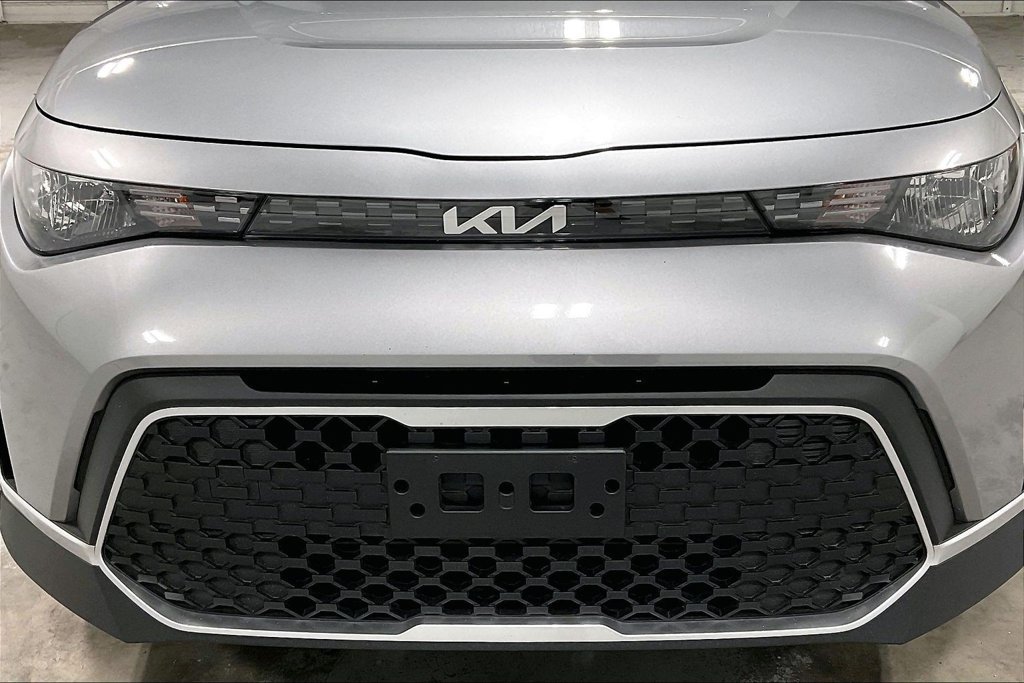 Used 2025 Kia Soul LX w/ LX Technology Package FWD image 33