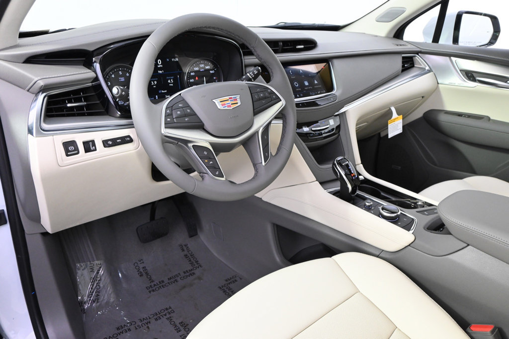 New 2026 Cadillac XT5 Premium Luxury w/ LPO, Floor Liner Package AWD/4WD image 11