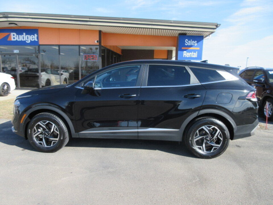 Used 2024 Kia Sportage LX image 2