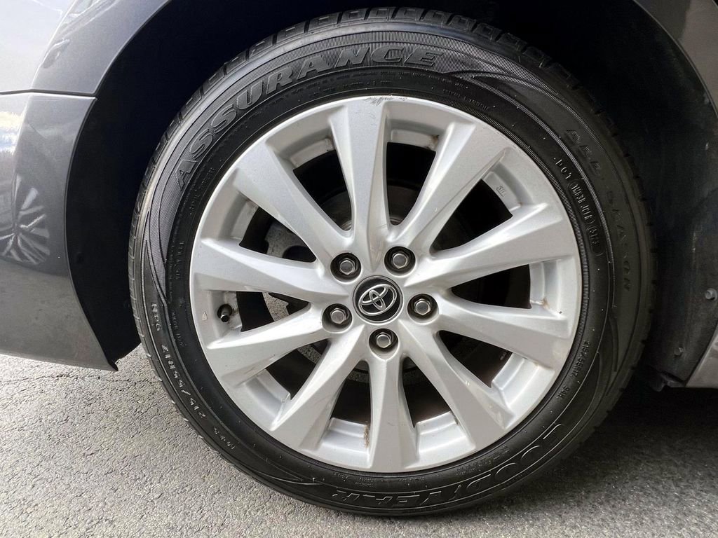 Used 2020 Toyota Camry LE image 8