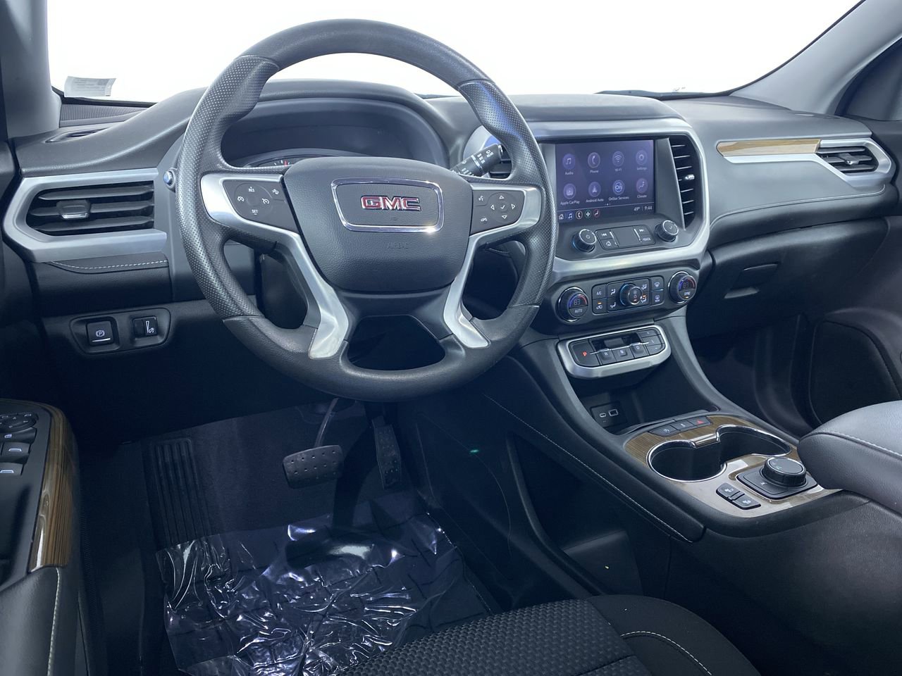 Certified 2023 GMC Acadia SLE w/ Driver Convenience Package FWD image 2