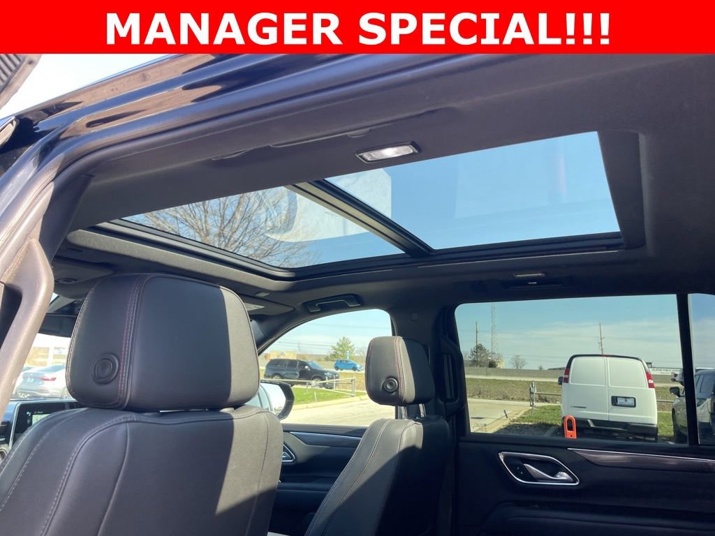 Used 2022 Chevrolet Suburban RST AWD/4WD image 16