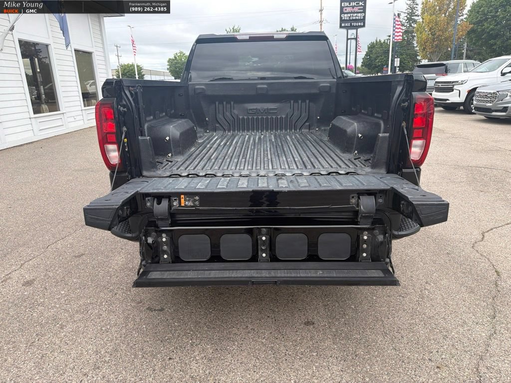 Used 2021 GMC Sierra 1500 Elevation w/ LPO, Elevation Black Package AWD/4WD image 5