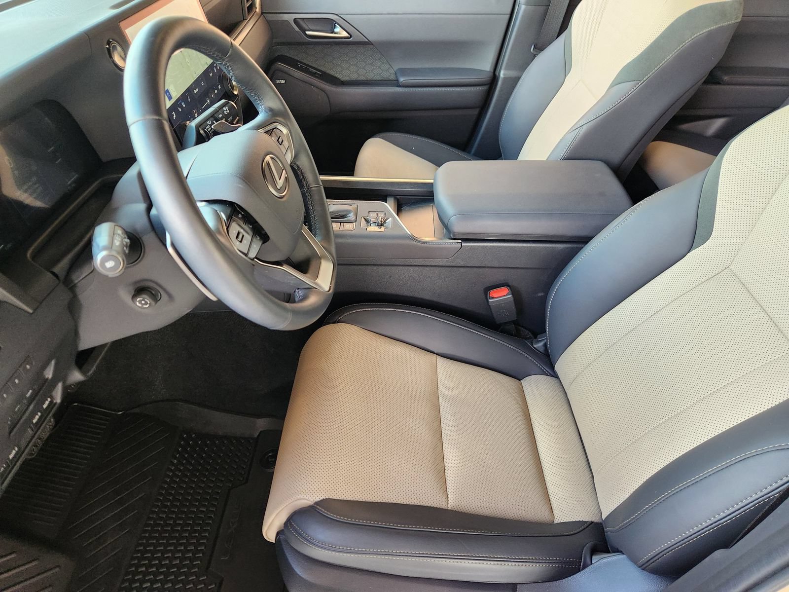 Used 2025 Lexus GX 550 AWD/4WD image 12