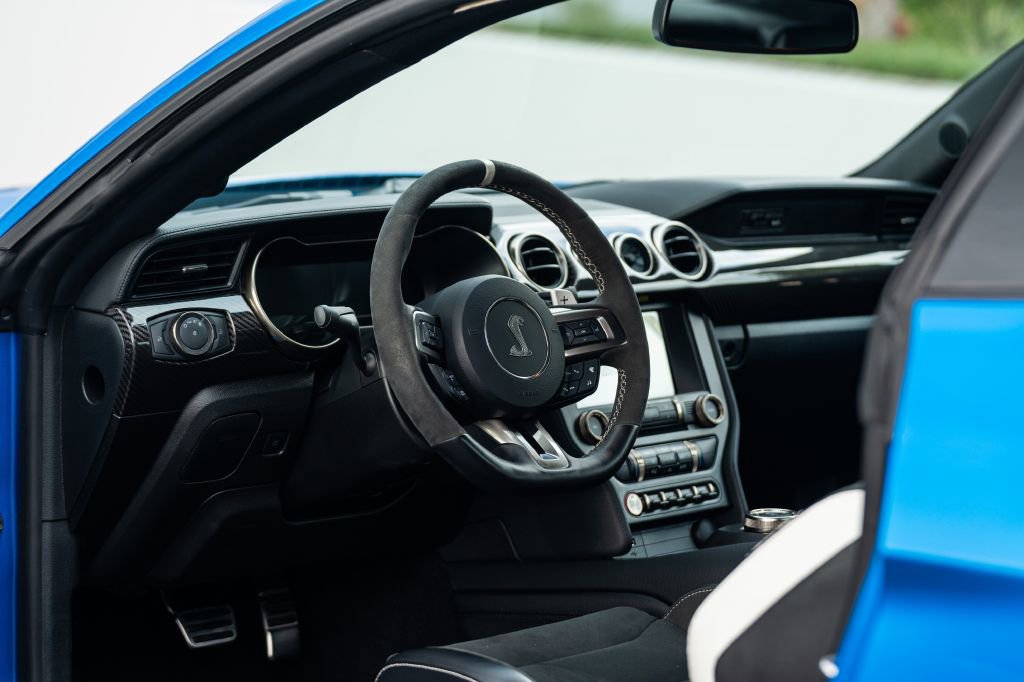 Used 2021 Ford Mustang Shelby GT500 w/ Carbon Fiber Track Pack image 22