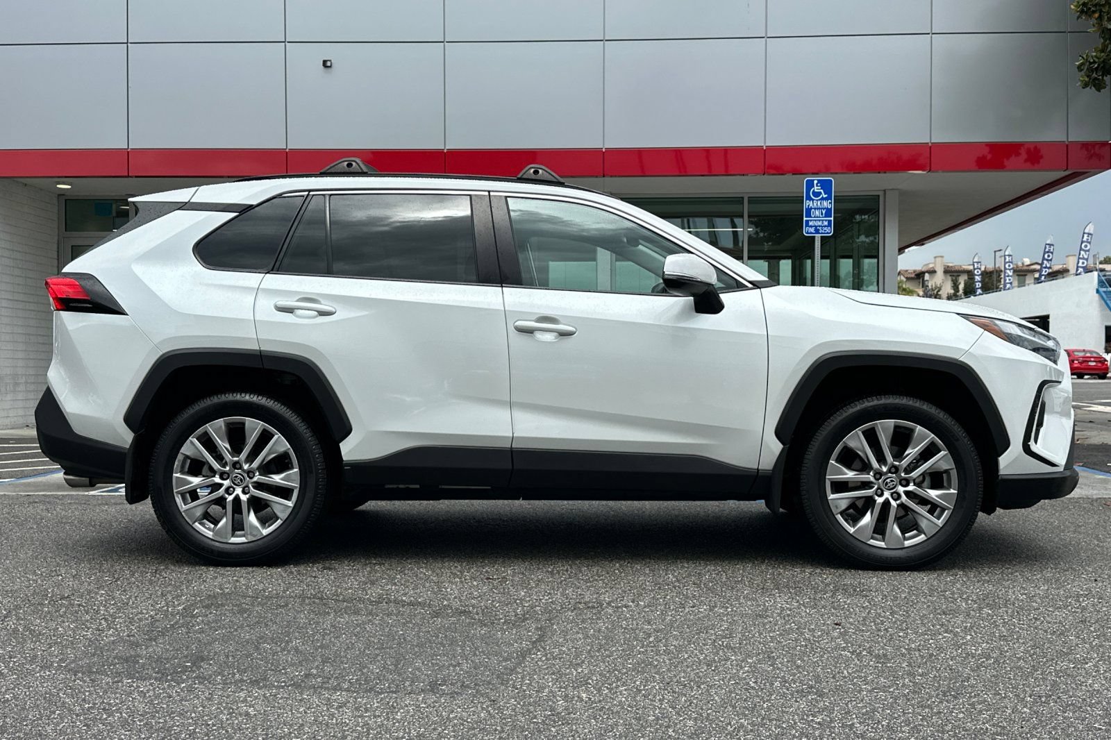 Used 2024 Toyota RAV4 XLE Premium FWD image 3