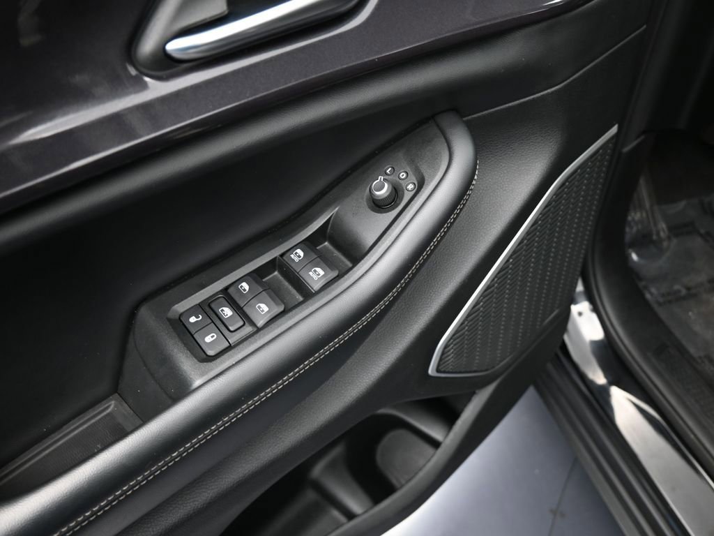 Used 2021 Jeep Grand Cherokee L Laredo w/ Luxury Tech Group I image 13