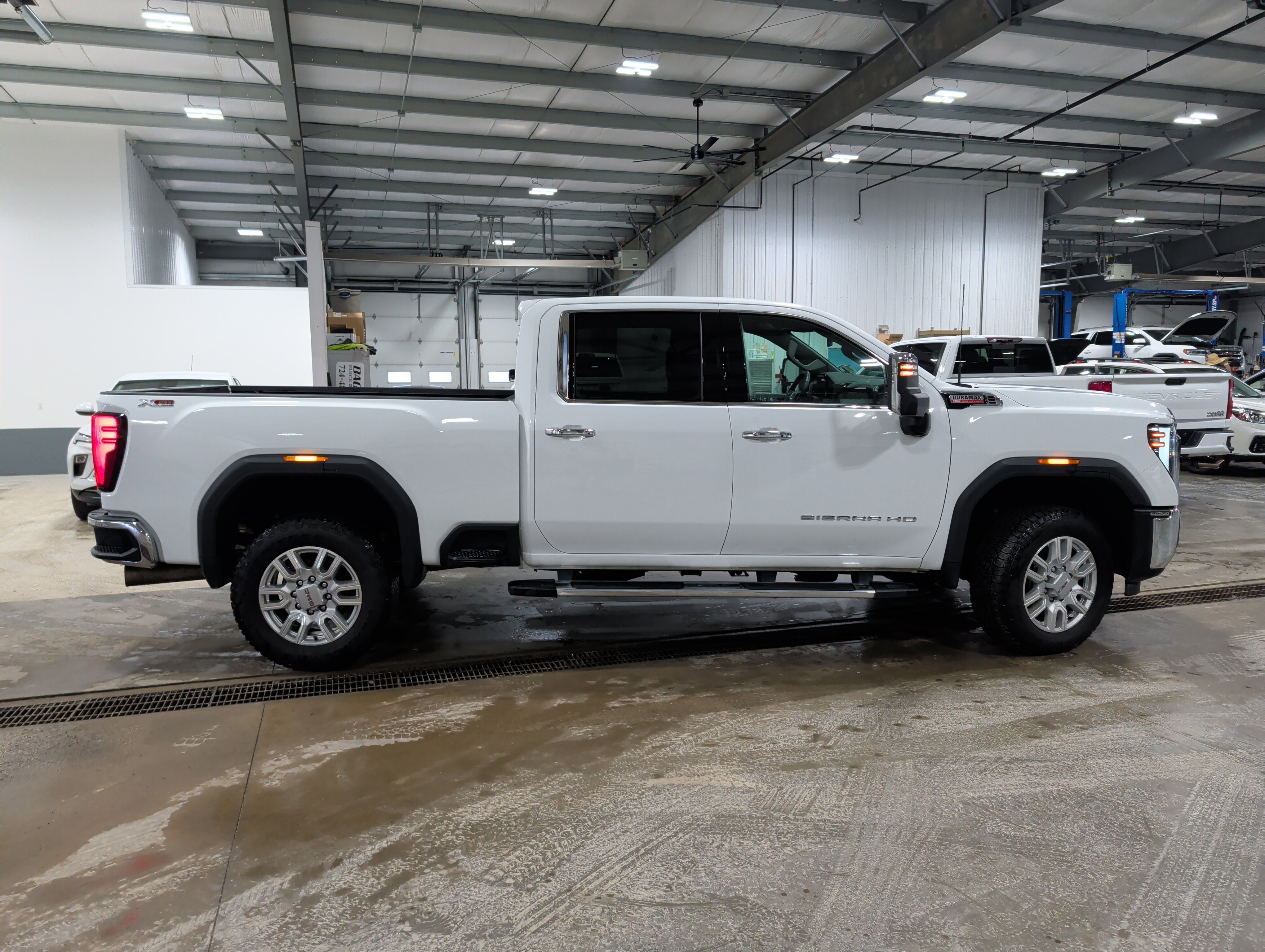 Used 2024 GMC Sierra 3500 SLT image 2