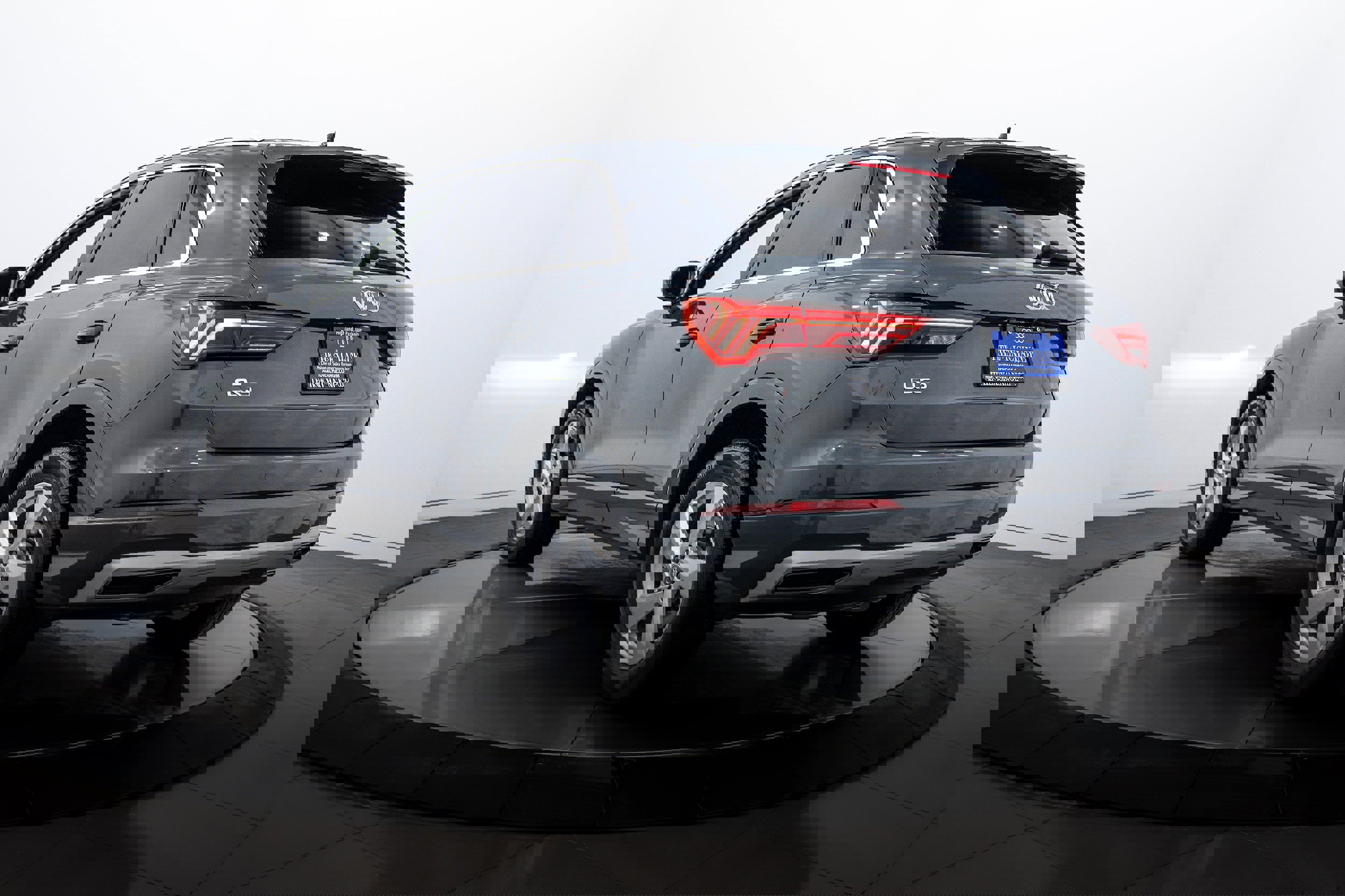 Used 2020 Audi Q3 2.0T Premium w/ Convenience Package image 5