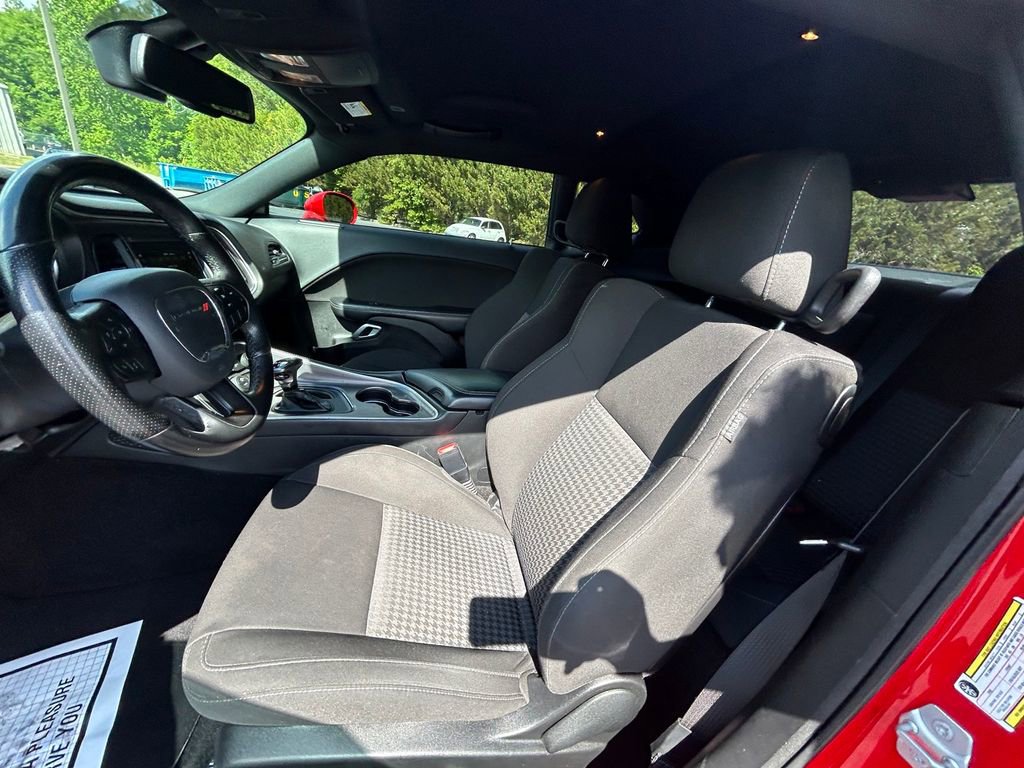 Used 2022 Dodge Challenger R/T RWD image 16