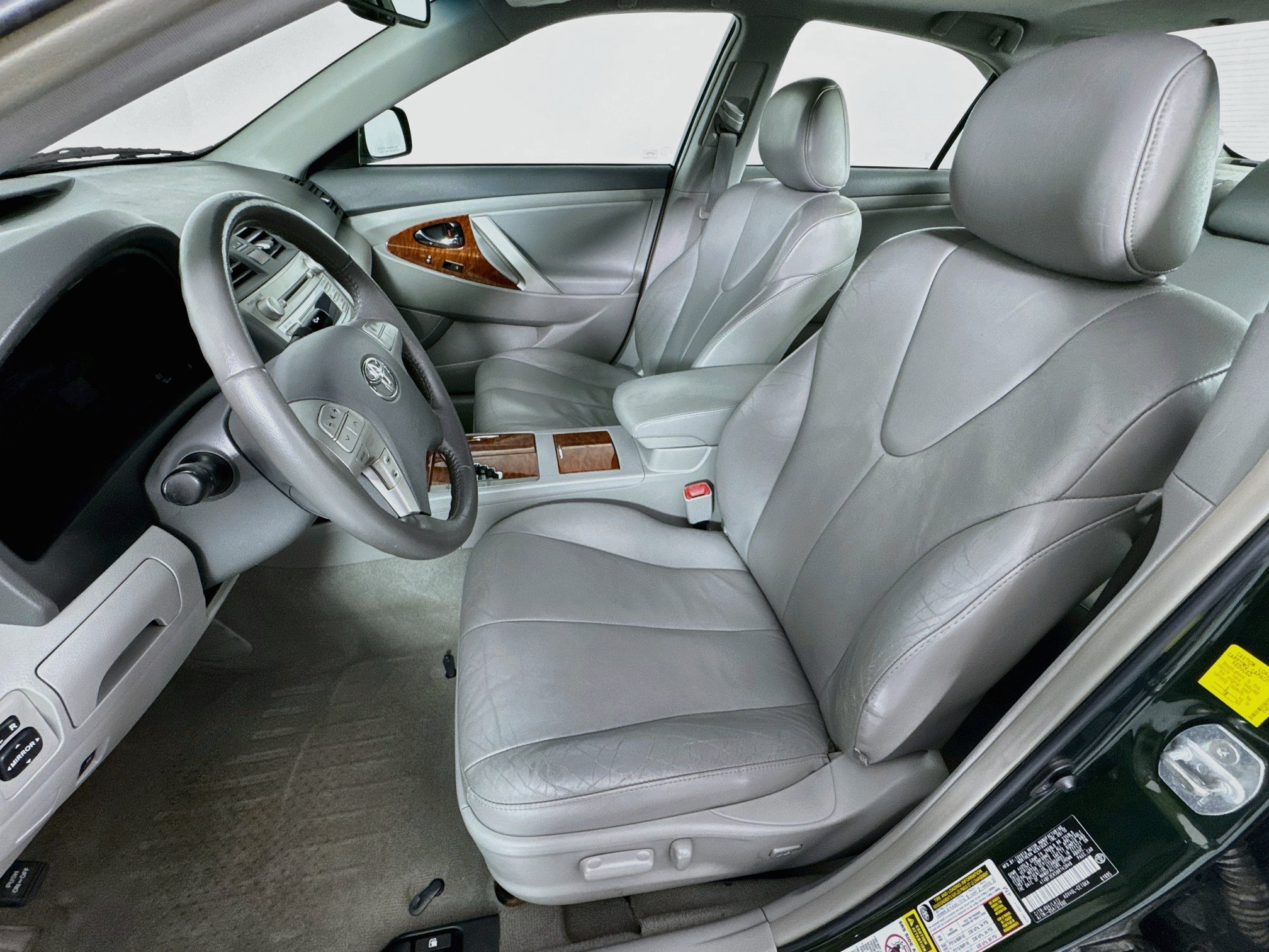 Used 2011 Toyota Camry XLE w/ XLE Extra-Value Pkg #2 FWD image 19