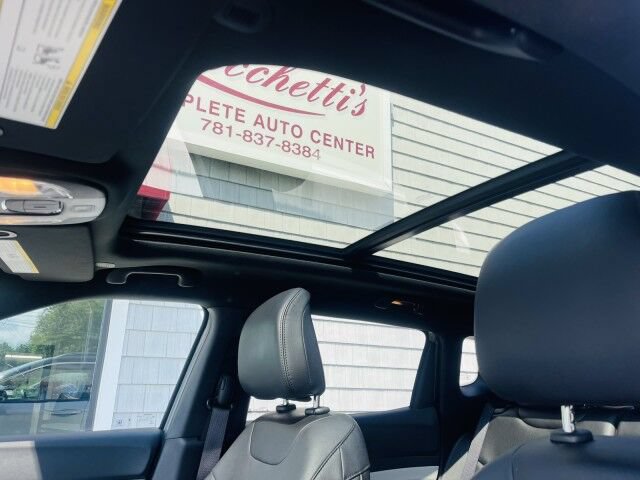 Used 2023 Jeep Compass Limited w/ Elite Group AWD/4WD image 9