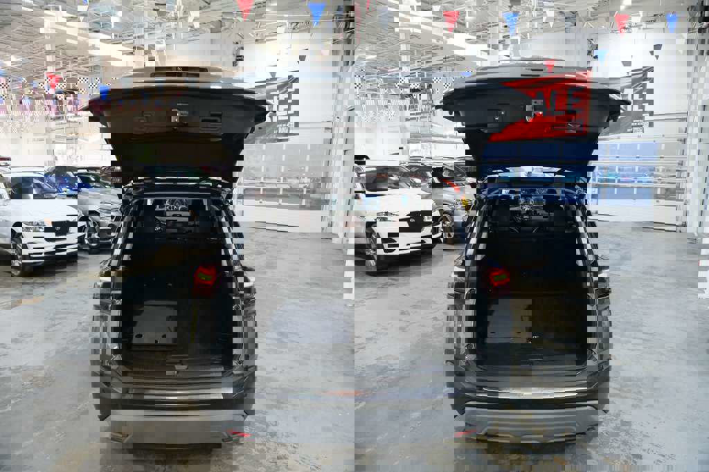 Used 2021 Nissan Rogue SV w/ Premium Package image 10