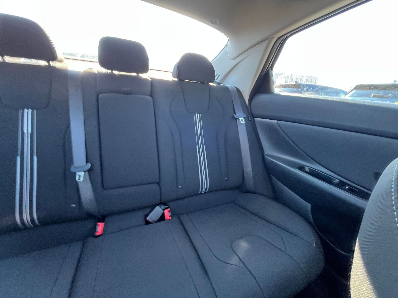 Used 2025 Hyundai Elantra SEL image 36