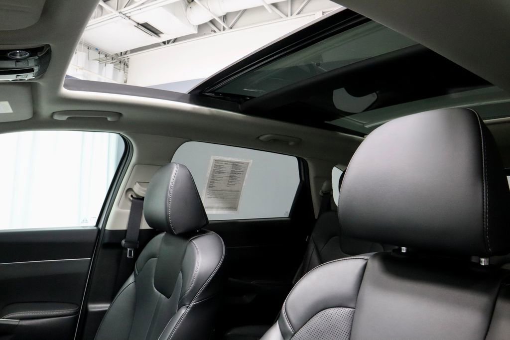 Used 2025 Kia Sorento EX w/ Panoramic Sunroof Package image 36