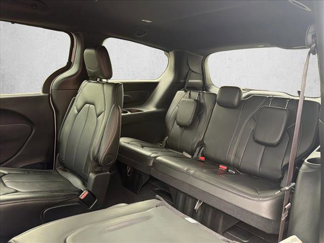 Used 2024 Chrysler Pacifica Touring-L w/ S Appearance Package FWD image 24