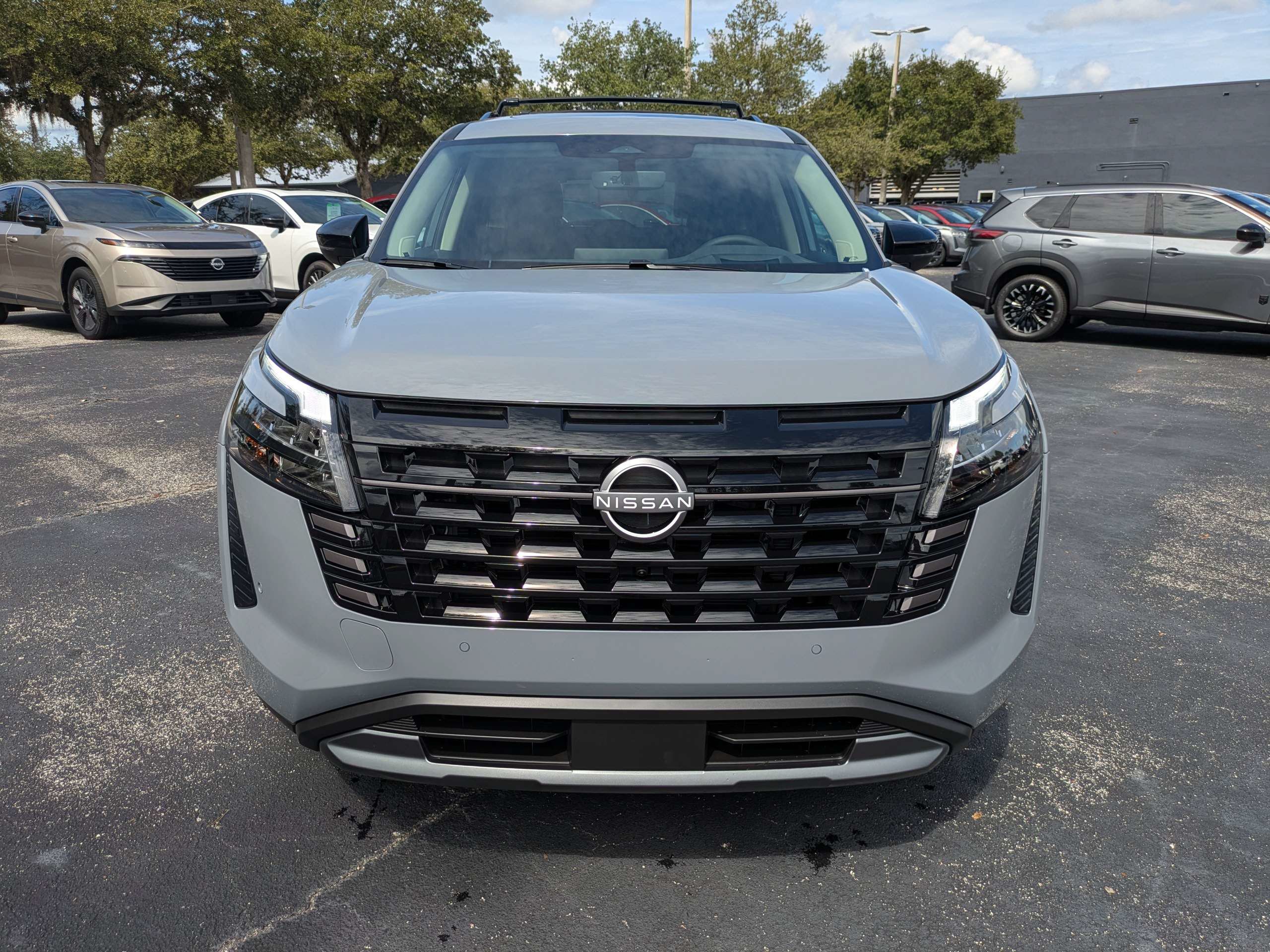 New 2026 Nissan Pathfinder Platinum FWD image 9