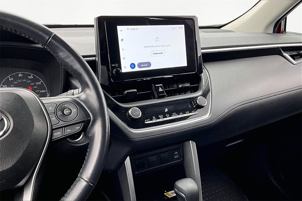 Used 2023 Toyota Corolla Cross LE image 6
