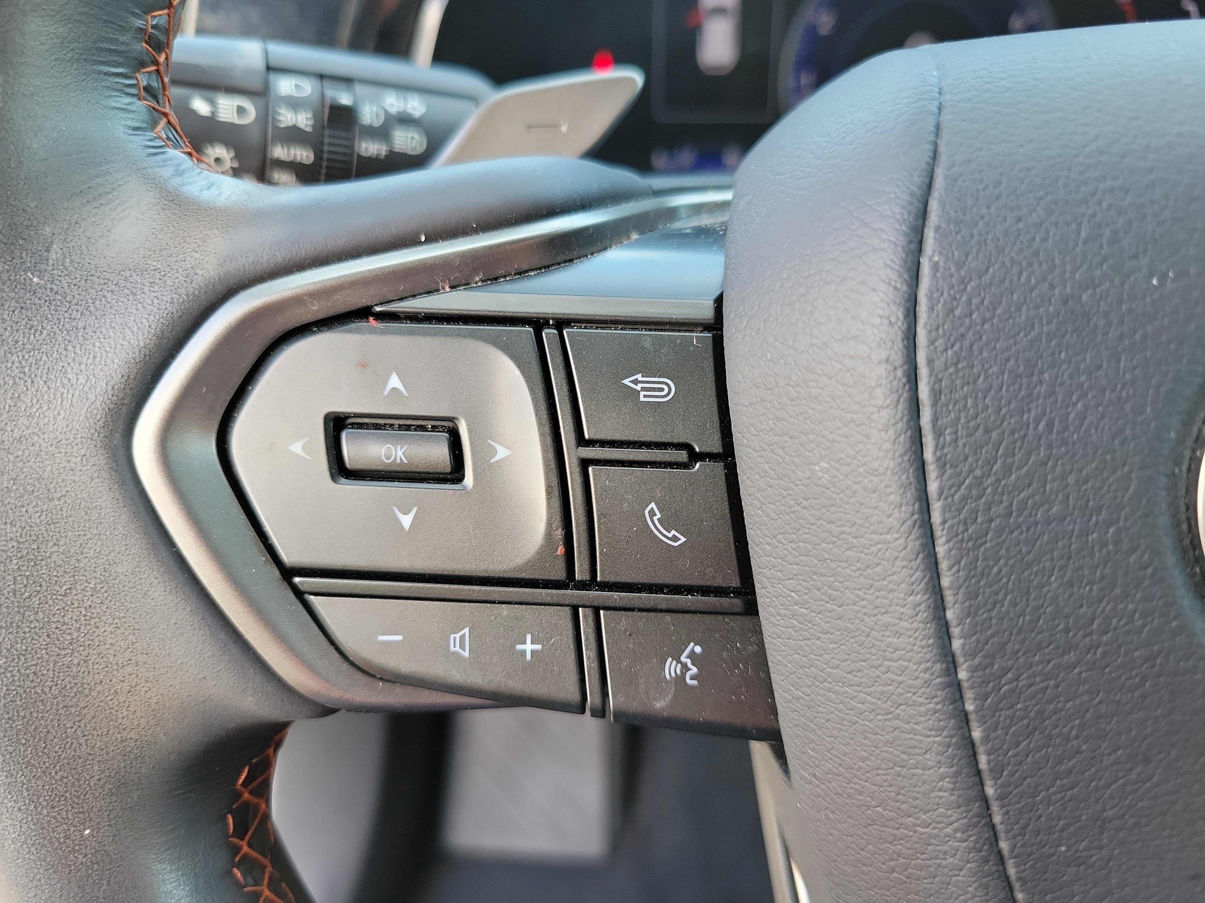 Used 2024 Lexus NX 250 FWD w/ Towing Package (2000 Lbs) image 24