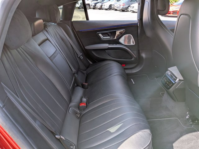 Used 2023 Mercedes-Benz EQS 580 4MATIC Sedan w/ Exclusive Trim Package image 19