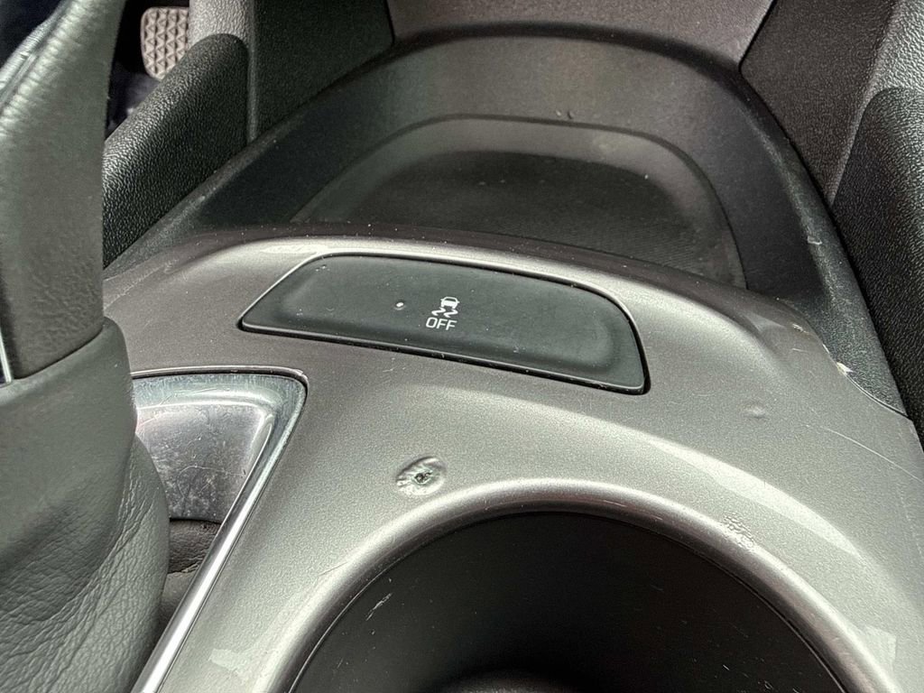 Used 2021 Chevrolet Malibu LS FWD image 29