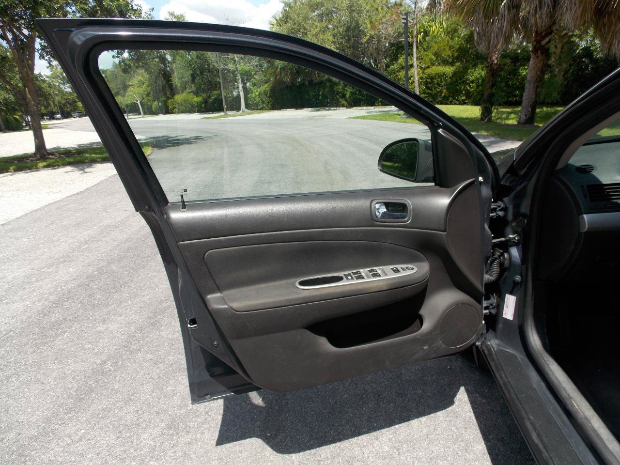 Used 2009 Chevrolet Cobalt LT w/ Preferred Equipment Group FWD image 22