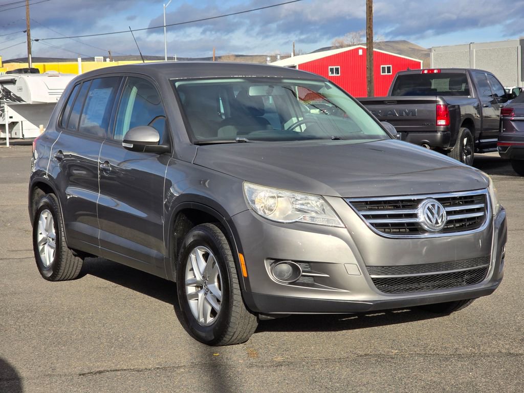 Used 2011 Volkswagen Tiguan S image 7