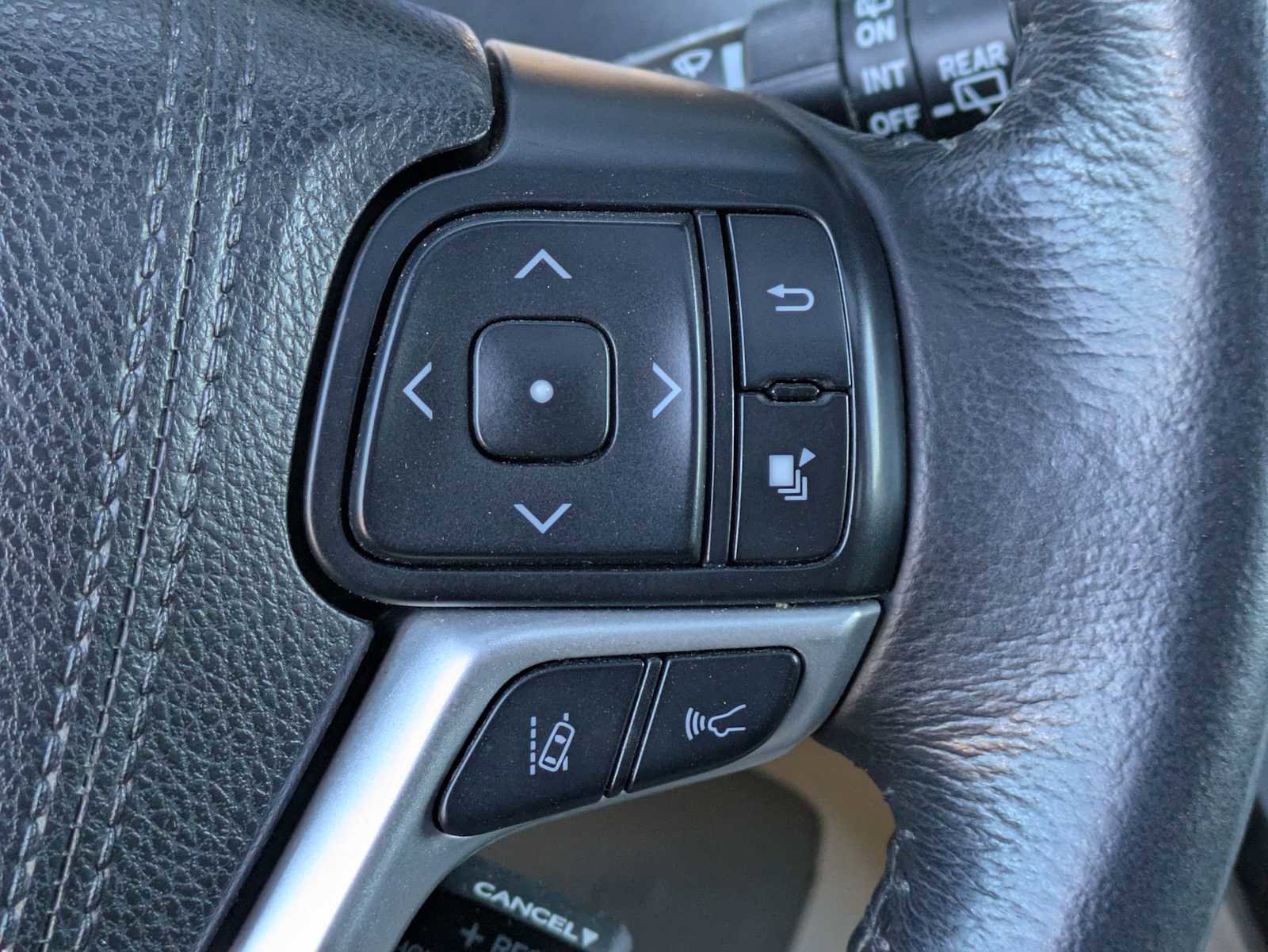 Used 2018 Toyota Sienna XLE w/ XLE Navigation Package FWD image 34