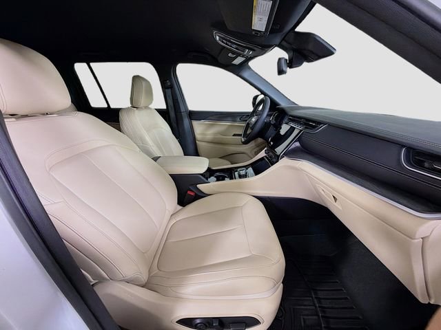 Used 2023 Jeep Grand Cherokee Limited image 29