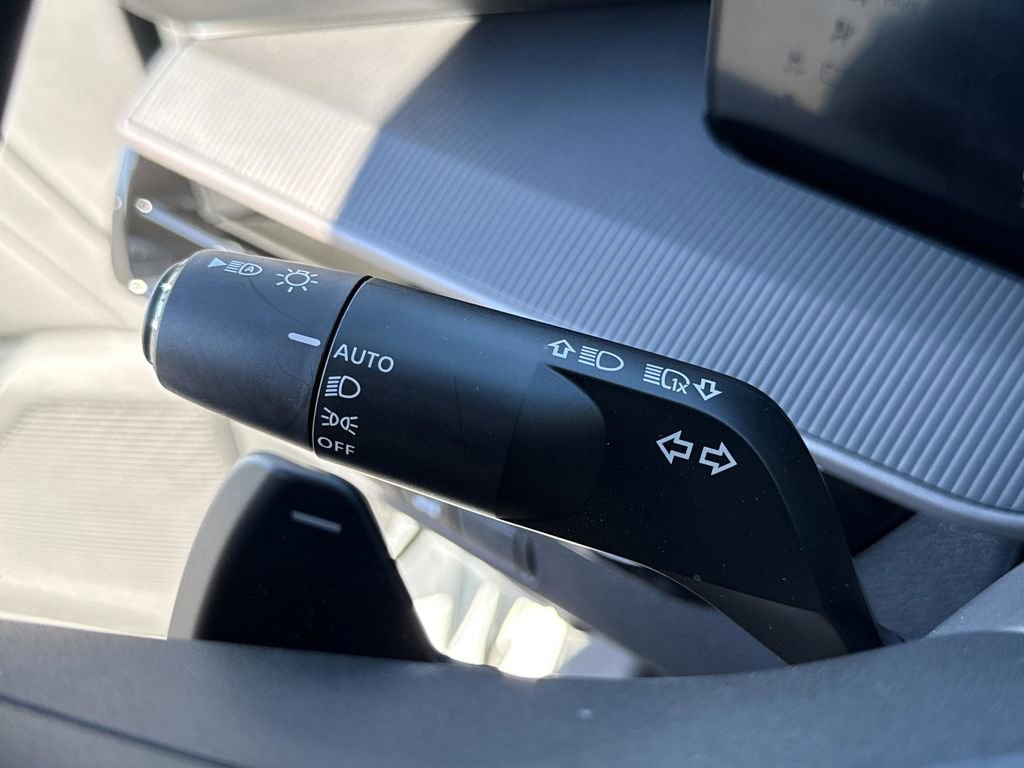 Certified 2025 Nissan Murano SV image 39