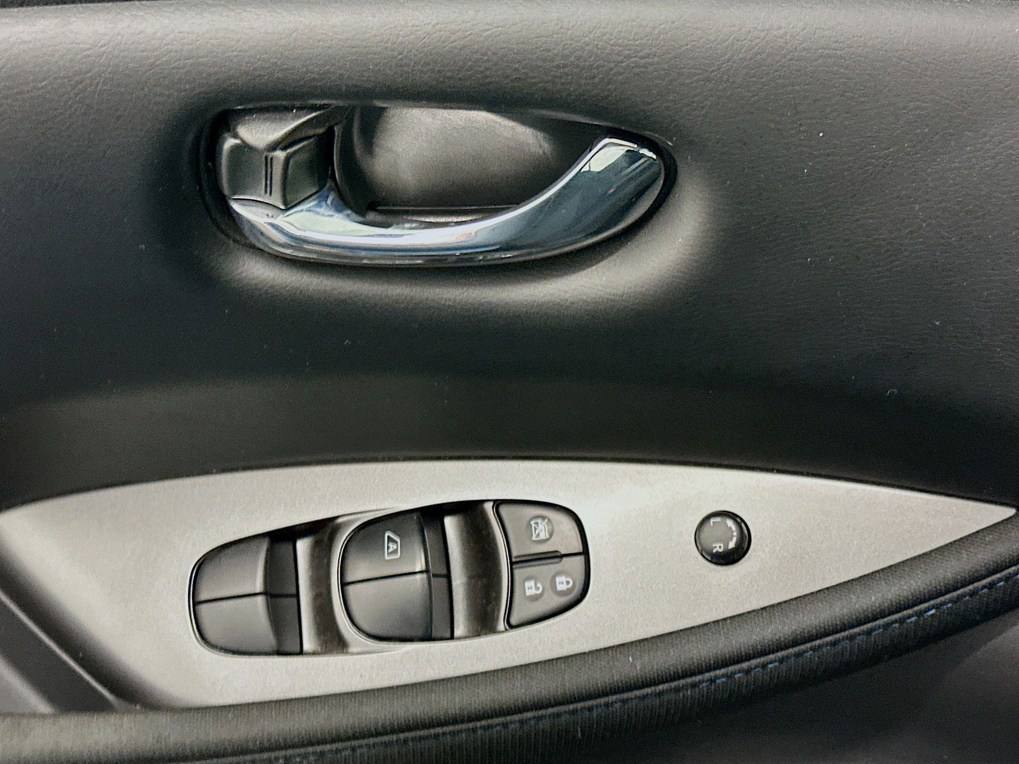 Used 2023 Nissan Leaf S image 15