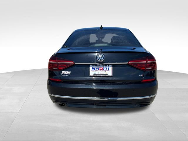 Used 2017 Volkswagen Passat 1.8T R-Line image 4