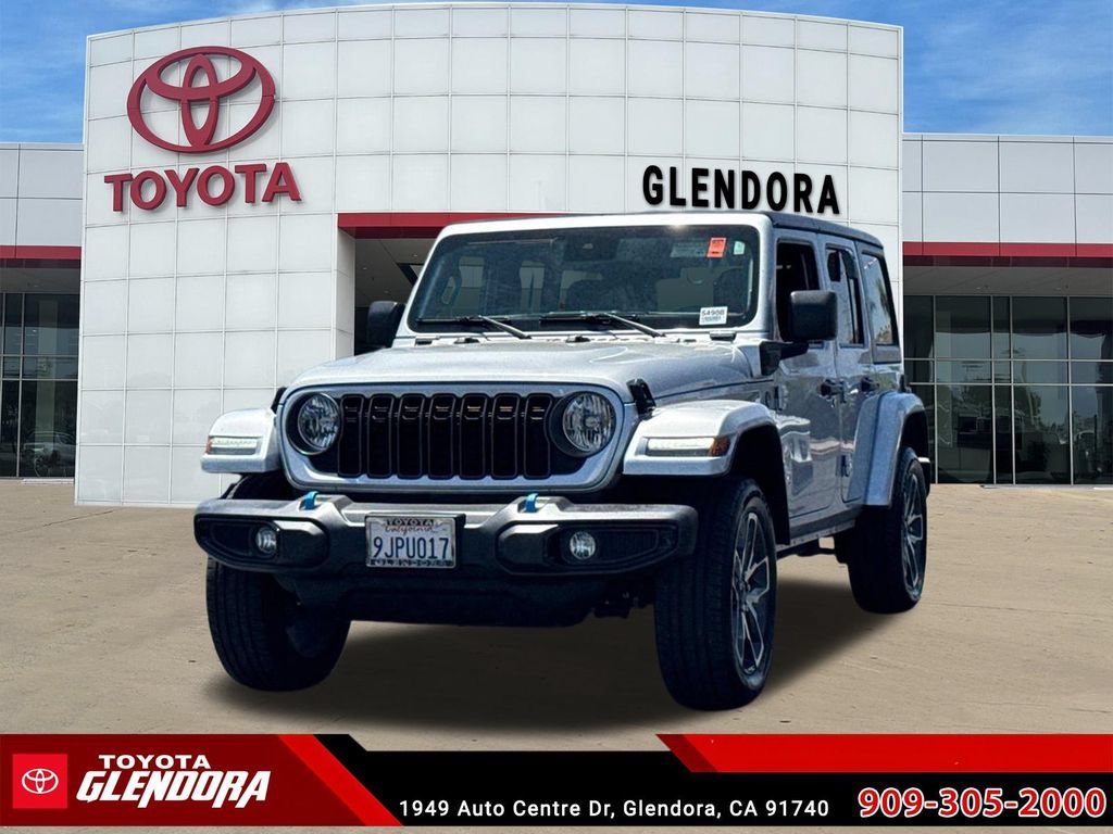 Used 2024 Jeep Wrangler Unlimited w/ Convenience Group AWD/4WD image 4