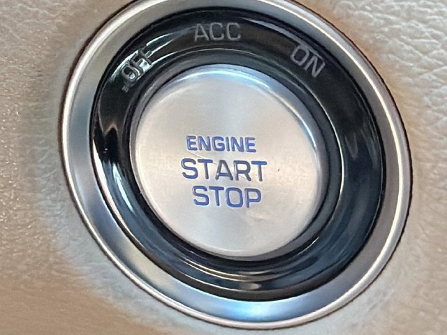 Used 2019 Genesis G80 3.8 RWD image 32