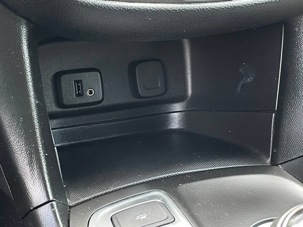 Used 2018 Chevrolet Equinox LT FWD image 20