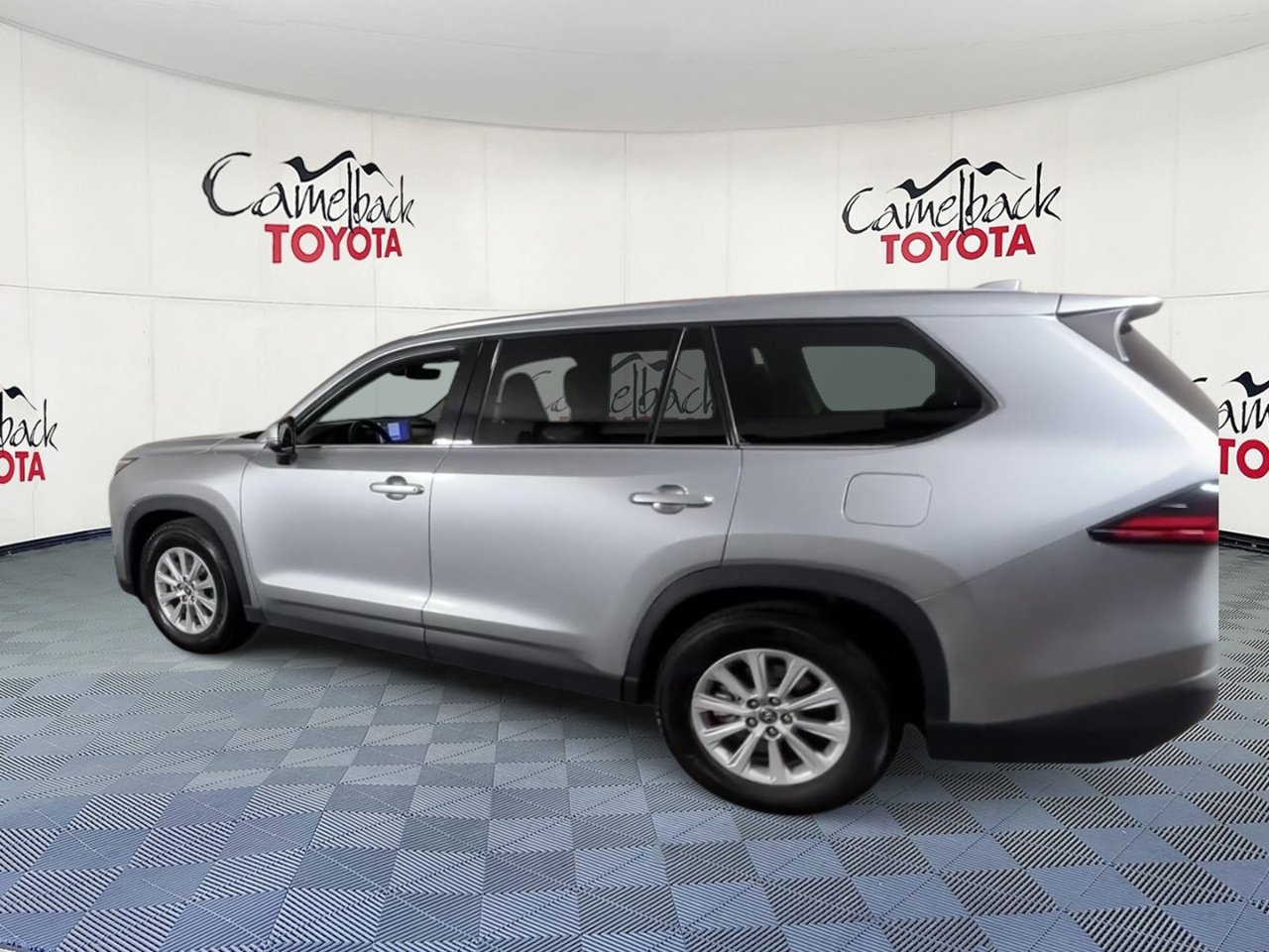 Used 2025 Toyota Grand Highlander AWD image 8