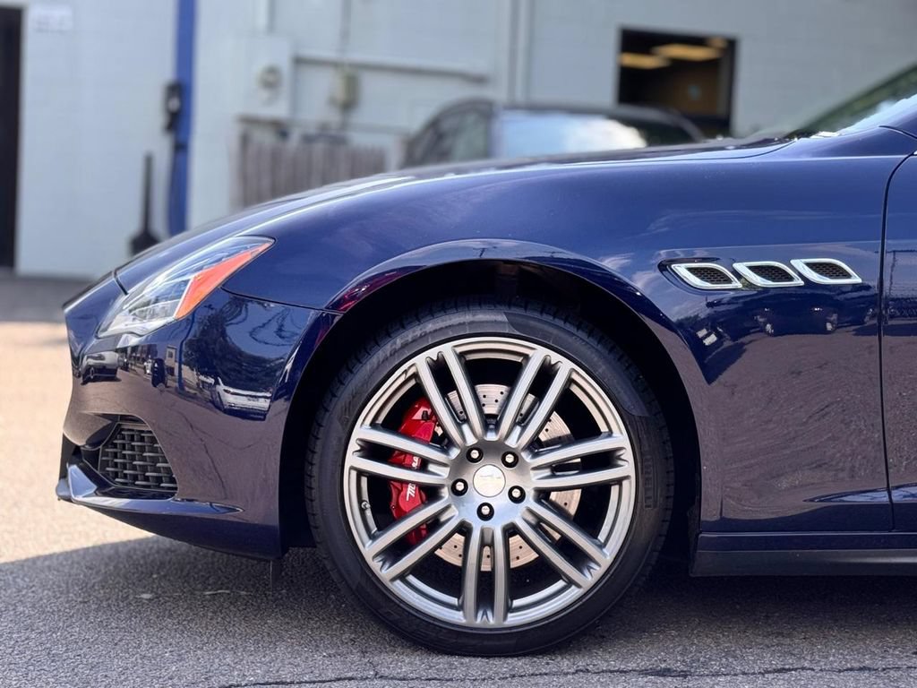 Used 2018 Maserati Quattroporte S Q4 AWD/4WD image 11