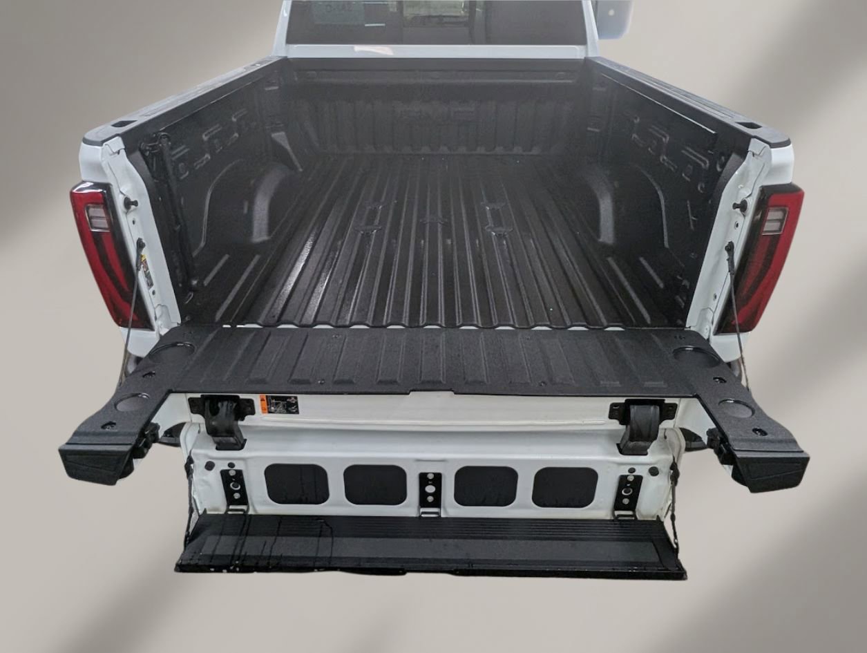 Used 2024 GMC Sierra 2500 SLT w/ SLT Premium Package image 26