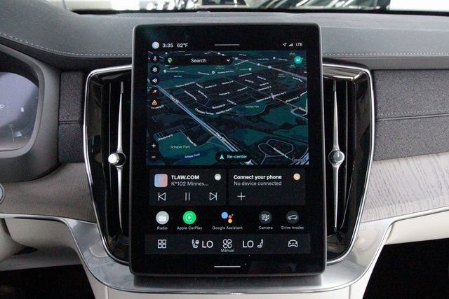 Used 2025 Volvo XC90 B6 Ultra w/ Protection Package image 15