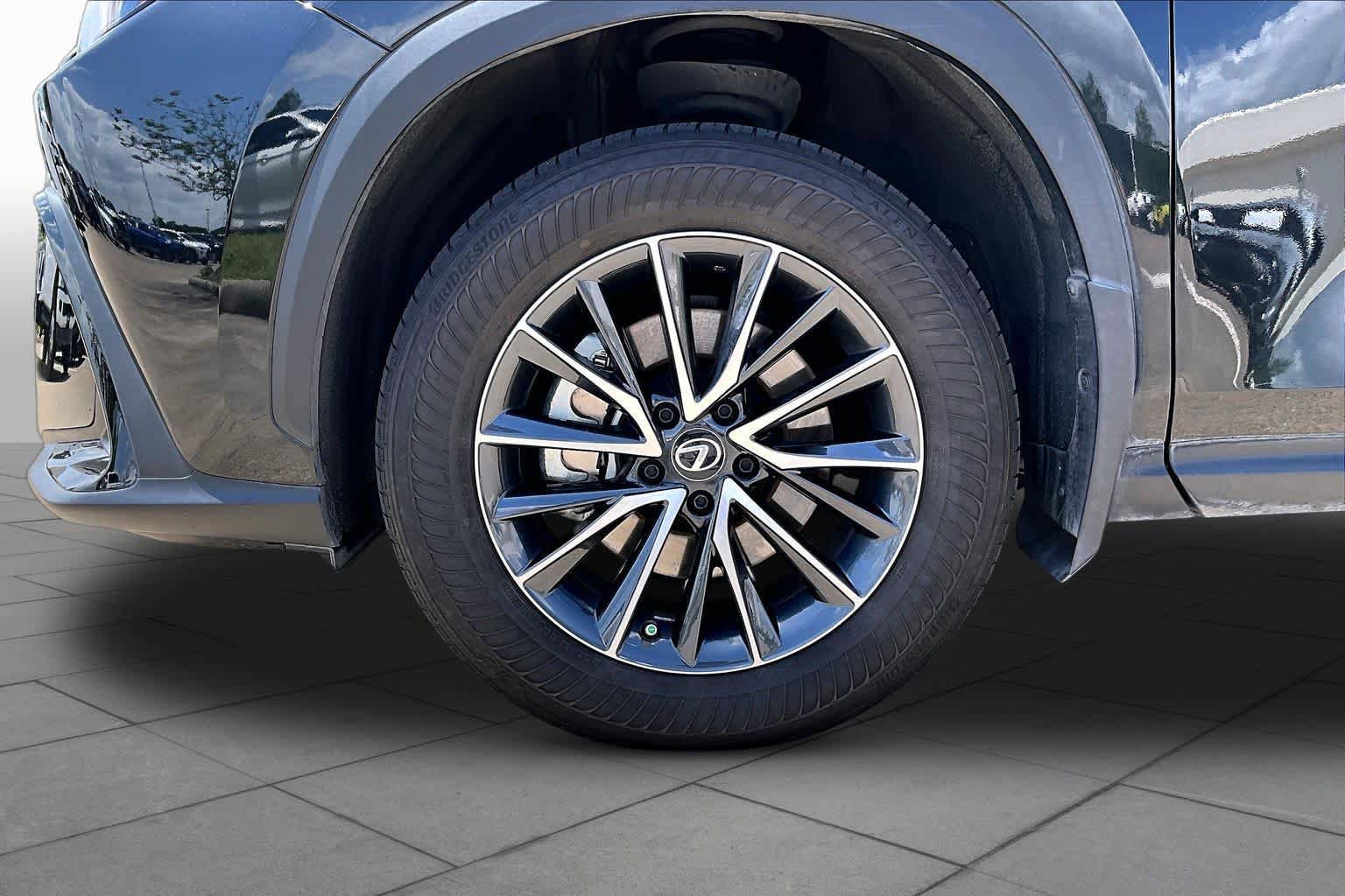 Used 2024 Lexus NX 250 FWD w/ Towing Package (2000 Lbs) image 9