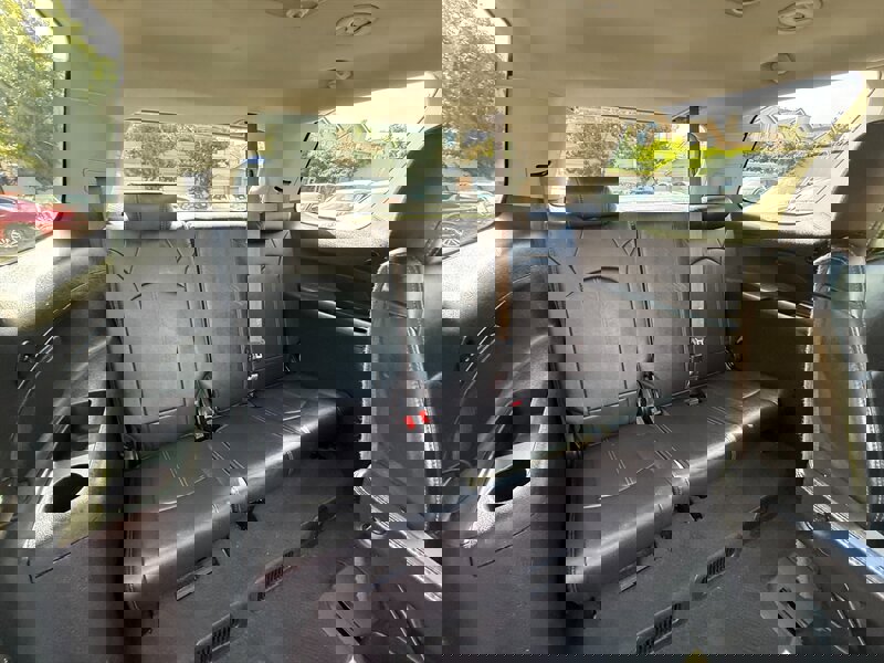 Used 2014 GMC Acadia SLT image 25