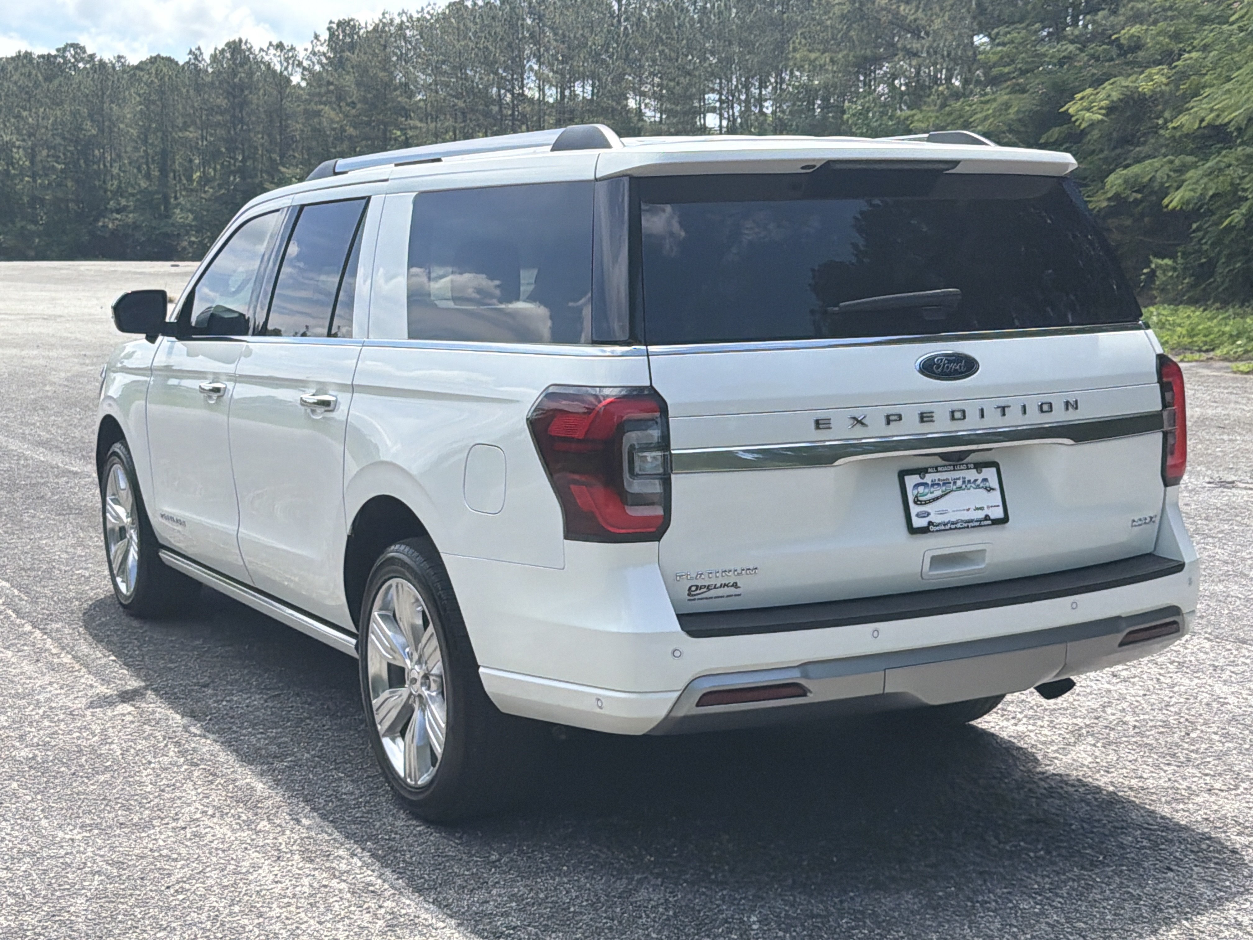 Used 2024 Ford Expedition Max Platinum AWD/4WD image 5