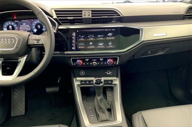 New 2025 Audi Q3 2.0T Premium image 8