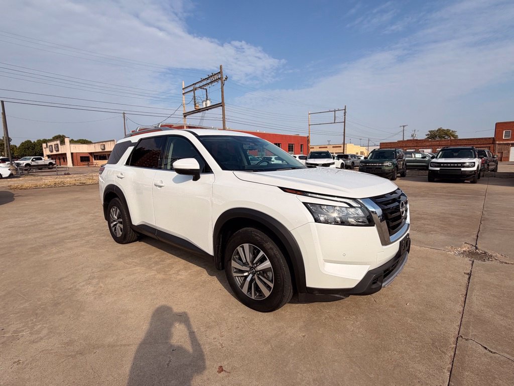 Certified 2025 Nissan Pathfinder SL FWD image 11