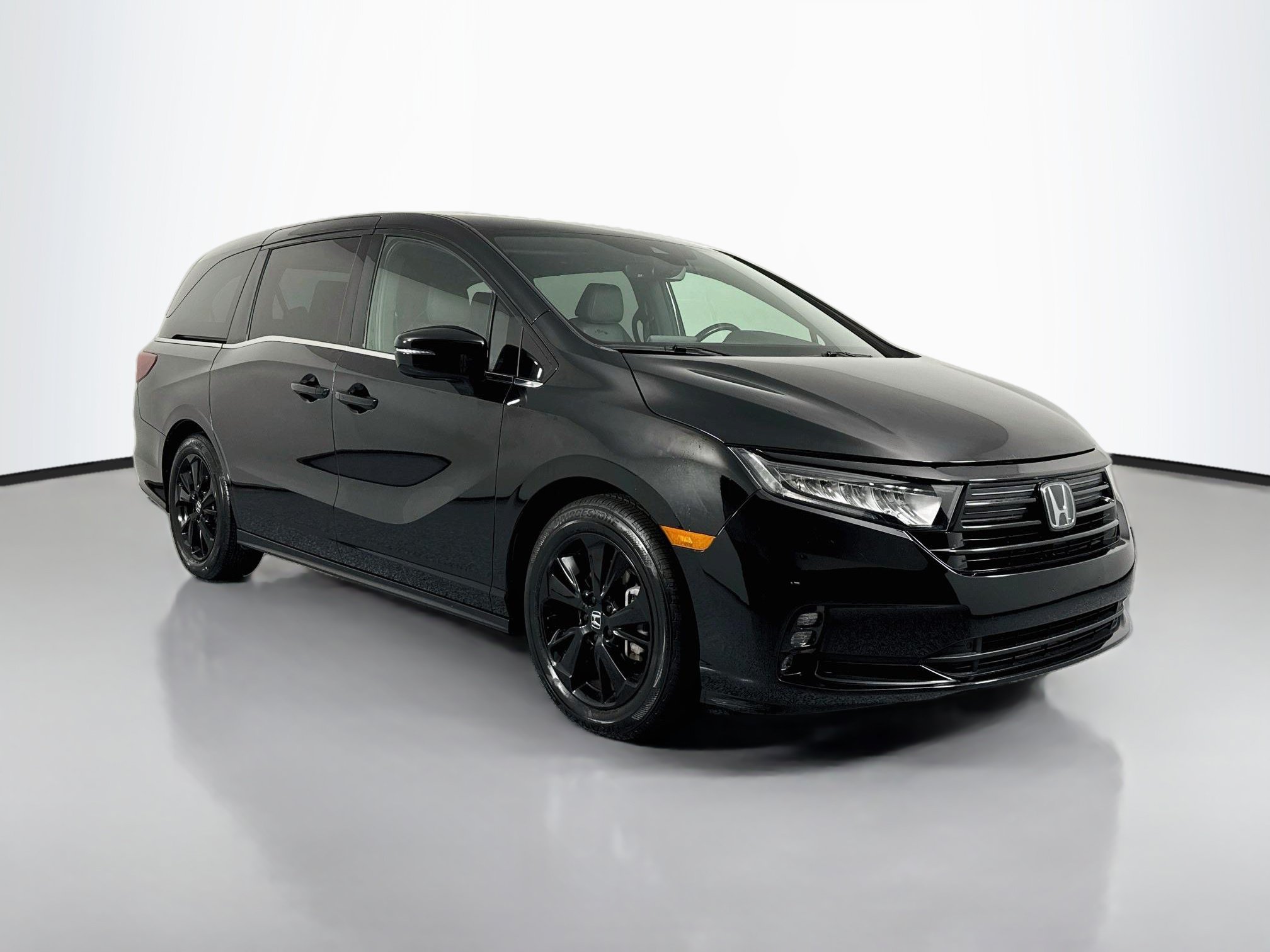 Certified 2023 Honda Odyssey Sport image 3