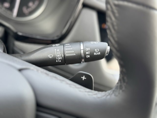 New 2025 Cadillac XT6 Luxury image 31