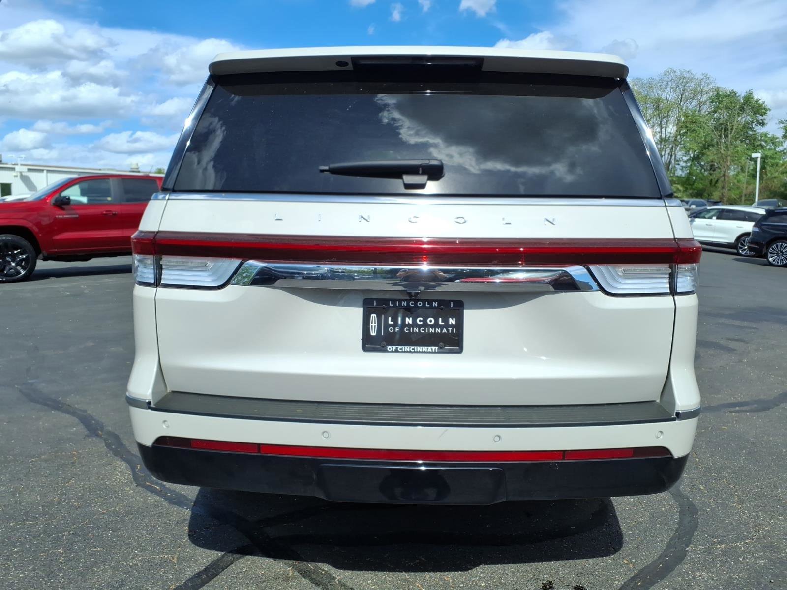 Used 2024 Lincoln Navigator L Reserve AWD/4WD image 6