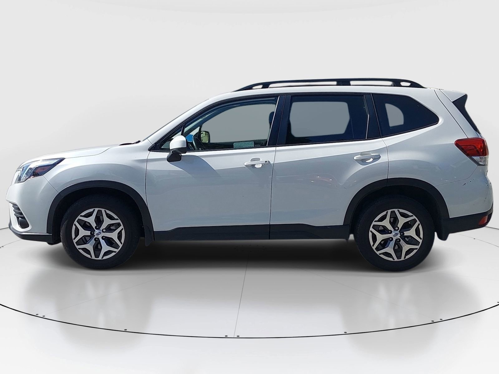 Certified 2023 Subaru Forester Premium AWD/4WD image 4