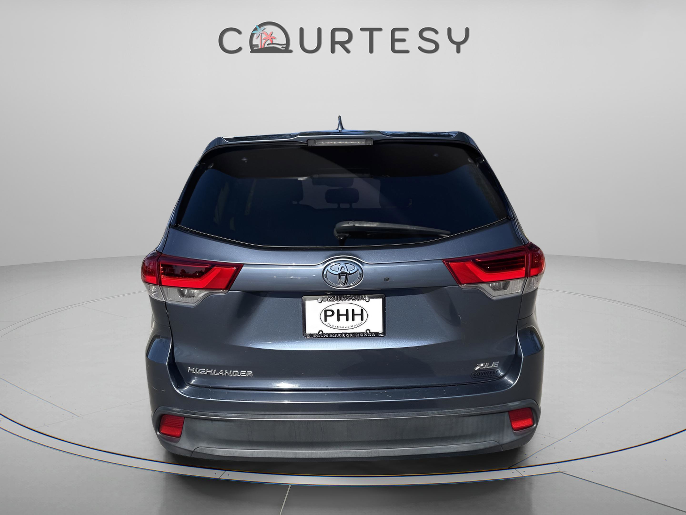Used 2018 Toyota Highlander SE image 7